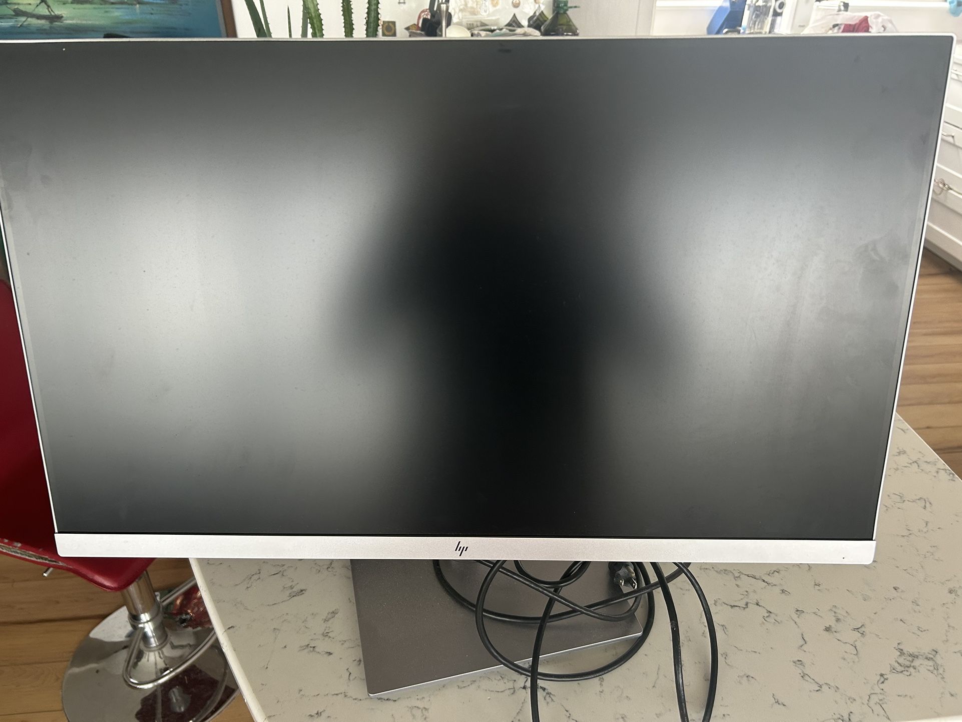 HP EliteDisplay E273 27 inch 4-Way adjustabile Monitor