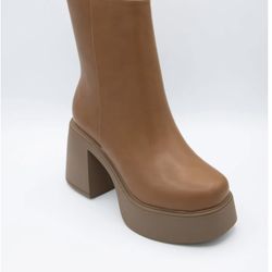 NIB New Womans Brown Boots size 7.5 booties shoes