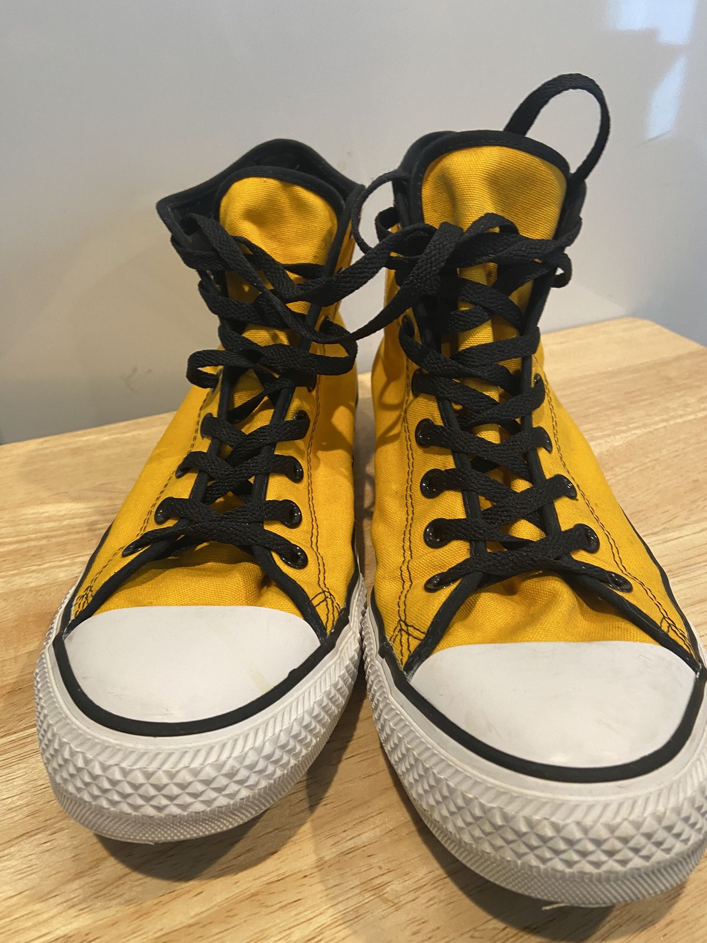 Yellow Converse All Star Men’s Sz 12/Women’s Sz 14