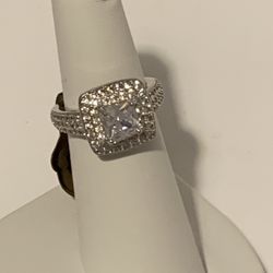 Spectacular Cocktail Ring Size 5 For $15