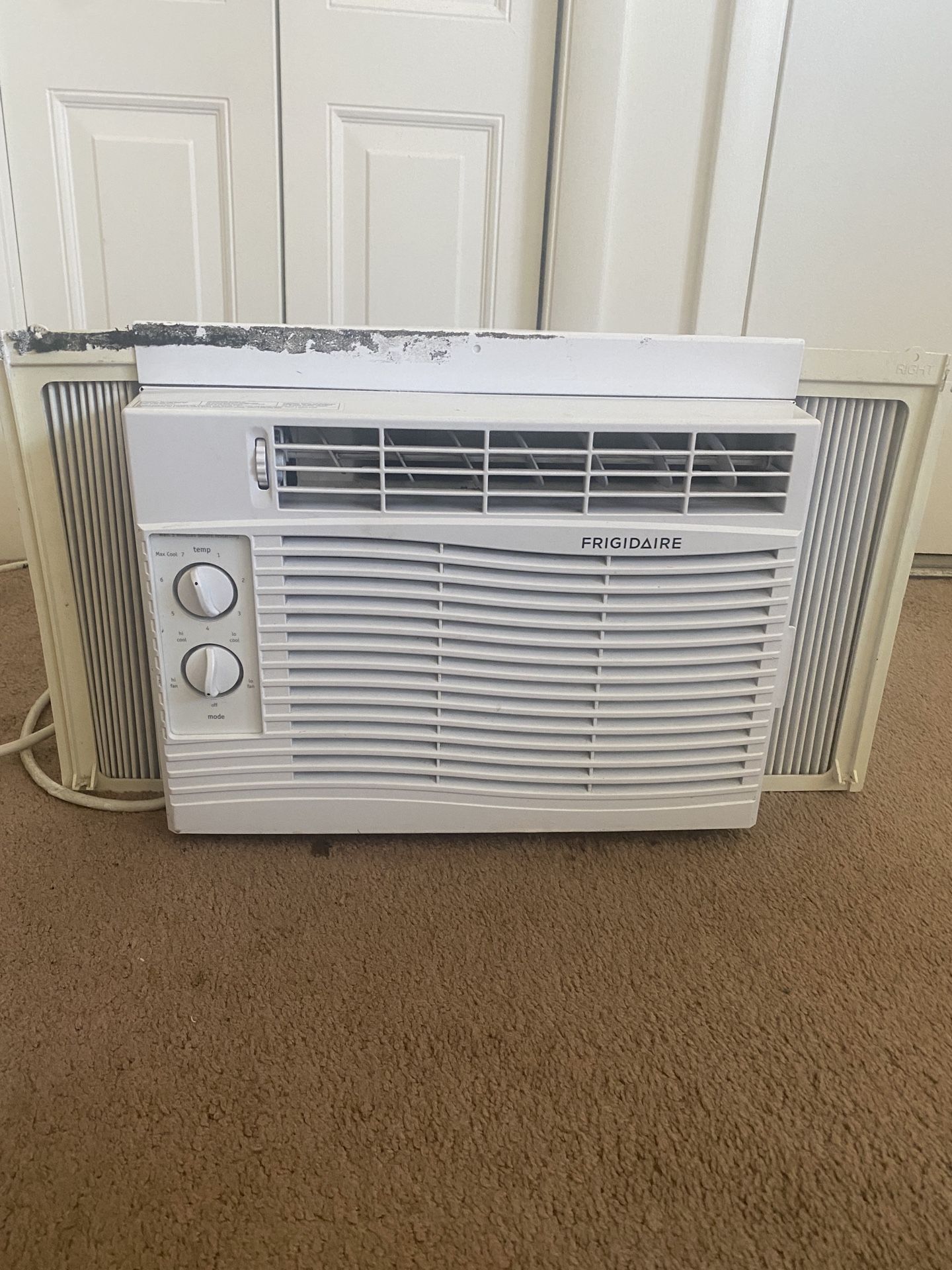Window Mounted Air Conditioner 