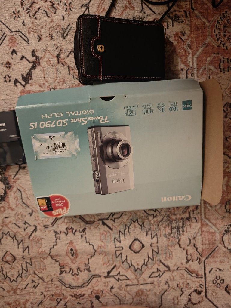 Canon PowerShot sd790 is