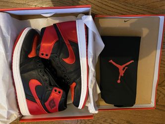 Nike Air Jordan 1 Retro Size 9.5 Satin Banned 