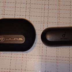 Vendo Dos Diferentes Bluetooth Por $100Los Dos 