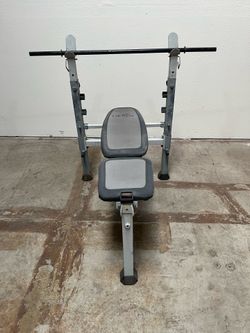 Bench Press with weight bar