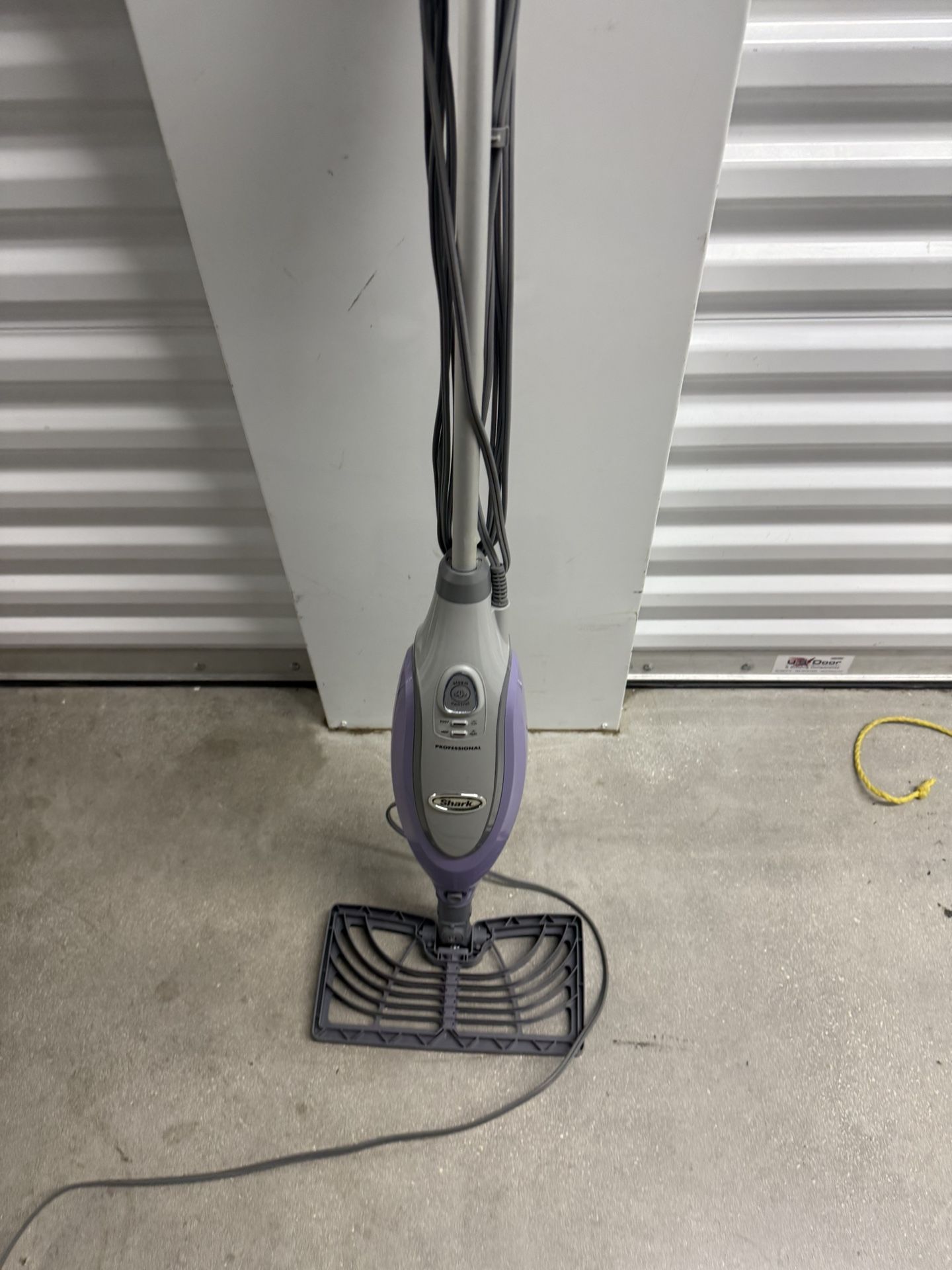 Original Shark Professional Steam Pocket Electronic Steam Corded Dust &Mop SE450