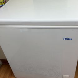 White Deep Freezer Haier 