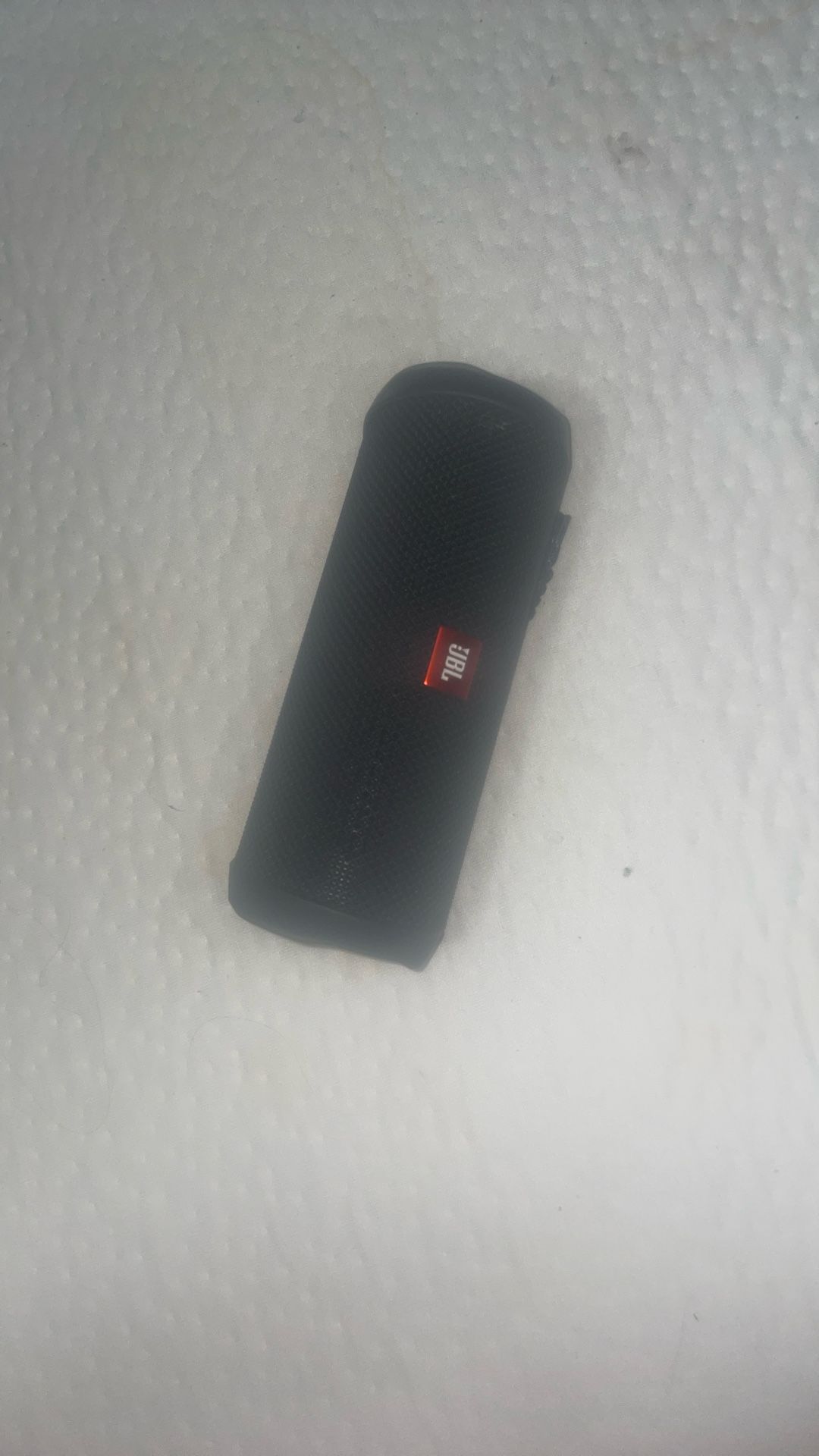 Jbl Flip 4 Works Barely Use It Anymore $40