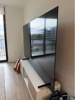 Samsung - 85" Class Crystal UHD U7900F 4K Smart TV