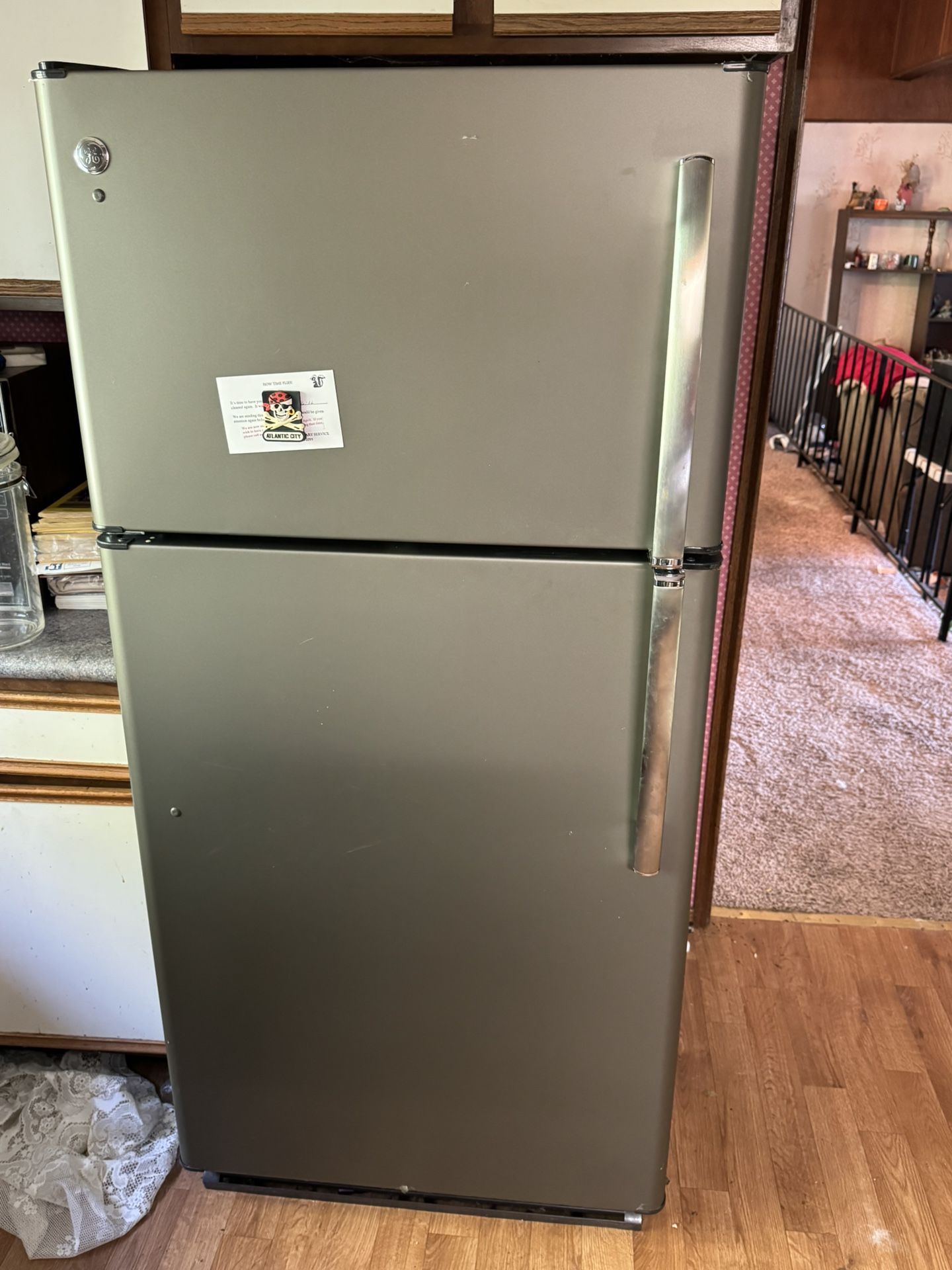 Refrigerator GE