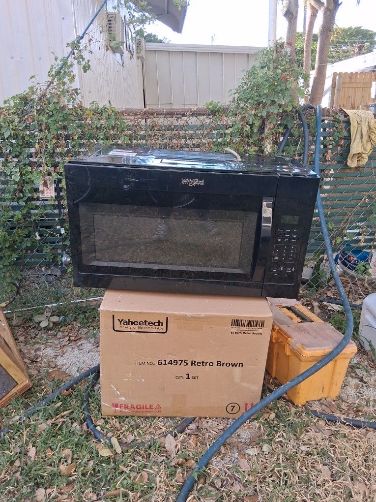 Whirlpool Microvave 30" Inches.