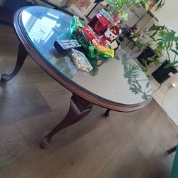 Ethan Allen Georgian Court oval glass-top