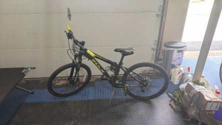 fuji dynamite elite (like new but used)