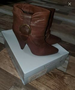 Jessica Simpson boots size 6
