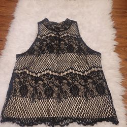 HUGE SALE 🔥🔥🔥🔥 Rue 21 size medium cute lace top