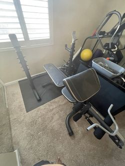 Gold Gyms Weight Bench And Squat Rack