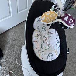 4 Moms MamaRoo