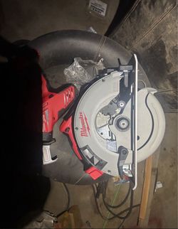 Milwaukee M18 Brushless Cordless Circular Saw and Saw zaw