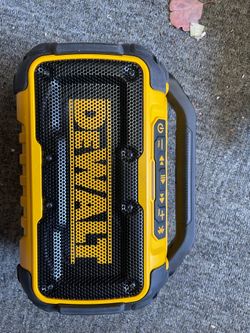 Dewalt 12V/20V MAX Jobsite Bluetooth Speaker Corded or Cordless, DCR010