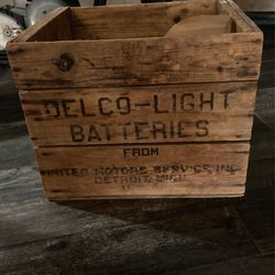 Antique United motors Delco light batteries crate wooden
