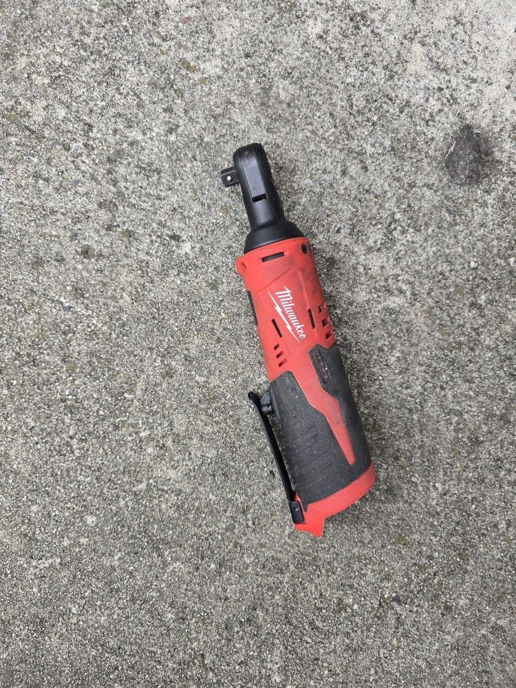 Milwaukee Rachet M12