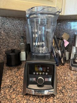 Vita-mix Food Preparing machine and attachment