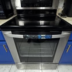 Refrigerator And Stove Combo Must Sell Asap