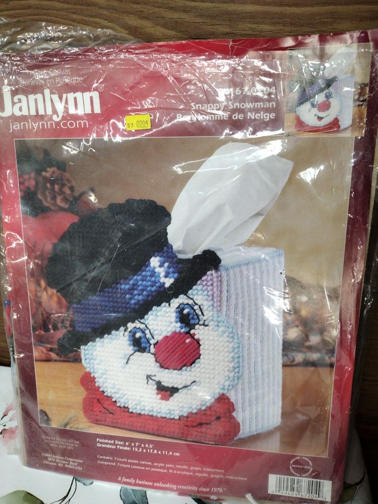 JANLYNN Plastic Canvas Needlepoint Kit - SNAPPY SNOWMAN TISSUE BOX COVER