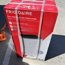 Frigidaire 6,500 (DOE) BTU Portable Air Conditioner Cools 250 sq. ft. in White. New! $350 Location: Arlington  Se Habla Español