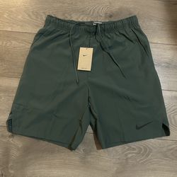 🔥 Nike Dri-Fit Shorts Green – Size M– New With Tags