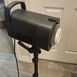 Neewer CB120 Studio Light w/ diffuser
