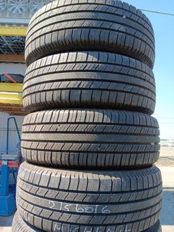 Vendo 4 Llantas Usadas 215 60 16 Michelin
