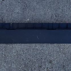 2020 TO 2024 TESLA MODEL Y RIGHT PASSENGER ROCKER PANEL SKIRT MOLDING 