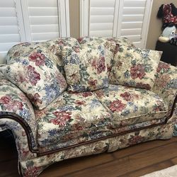Floral love seat