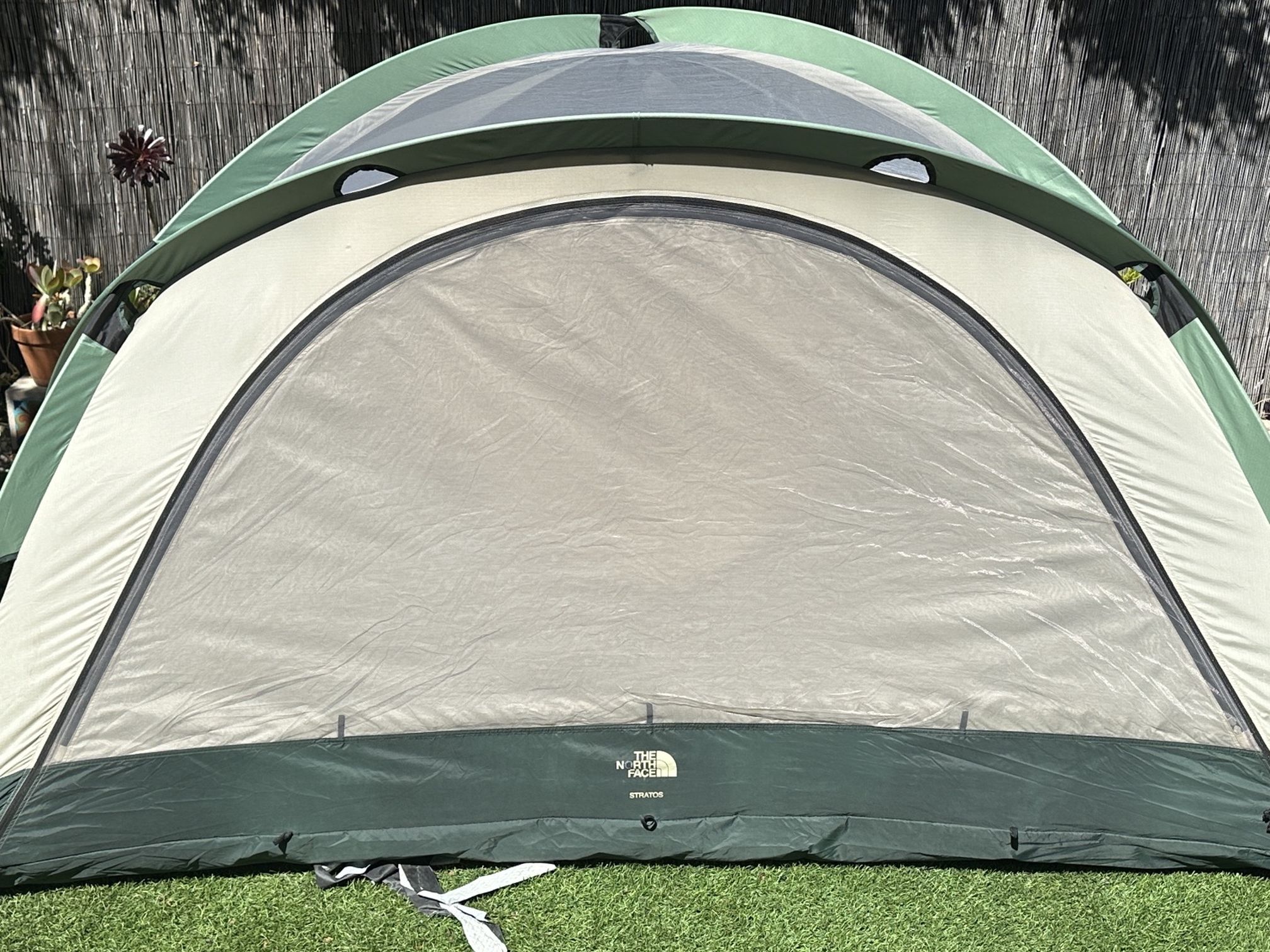 North face stratos 3 Season Tent