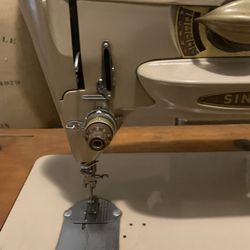 1980 Singer Desk Top Sewing Machine