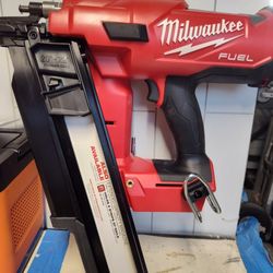 Milwaukee M18 Fuel 3 - 1/2 In 18 Volt 21 - Degree