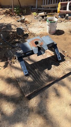REESE   15 K  5th Wheel
