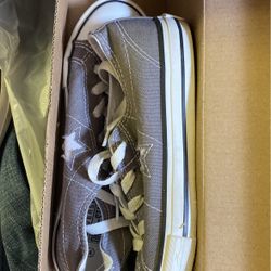 Converse Size 4