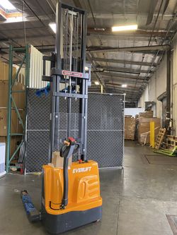 New Full Electric Forklift Pallet Stackers 
