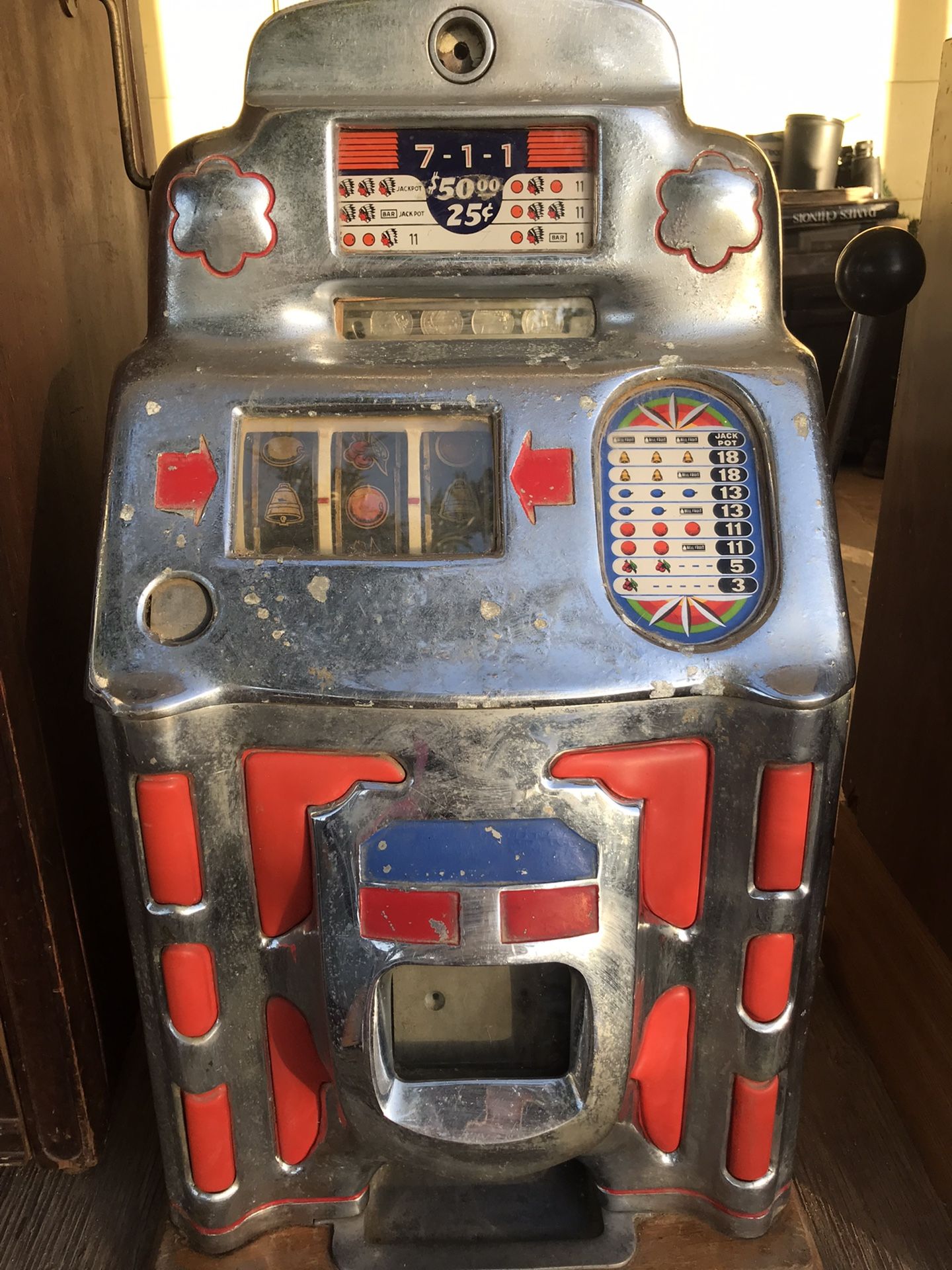 Vintage Old Fasion Vegas 25 Cent Slot Machine