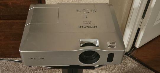 Hitachi CP-X200 LCD Projector