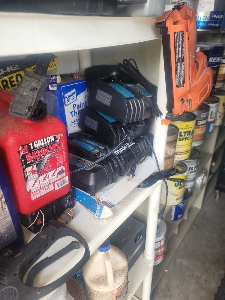 Makita Charger