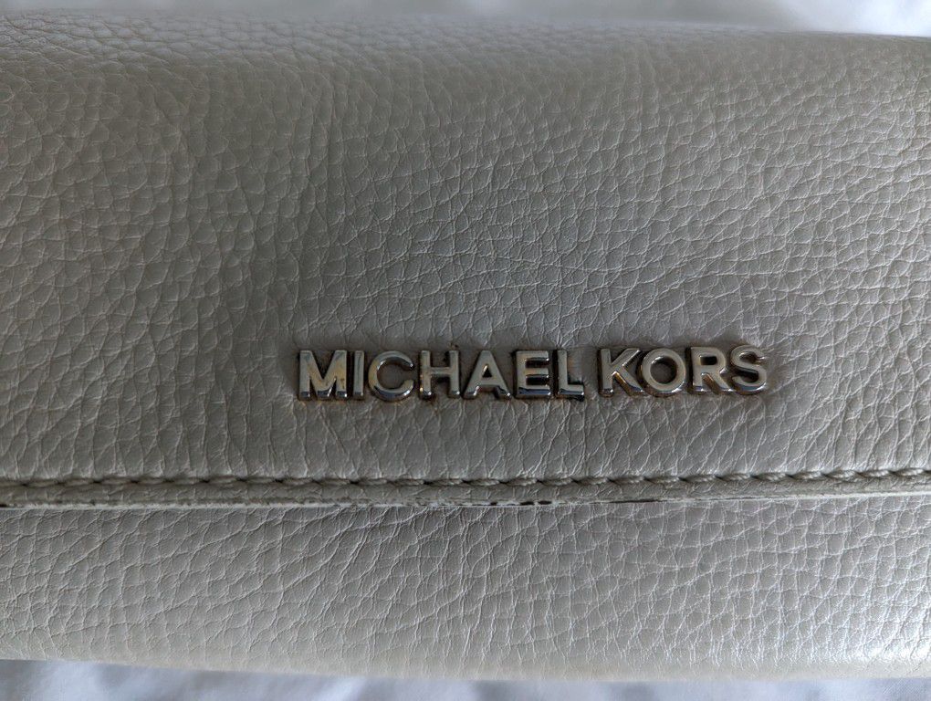 Michael Kors Ladies Off White Large Leather Wallet 