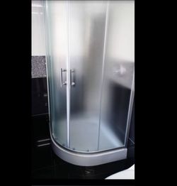 Corner Shower Room