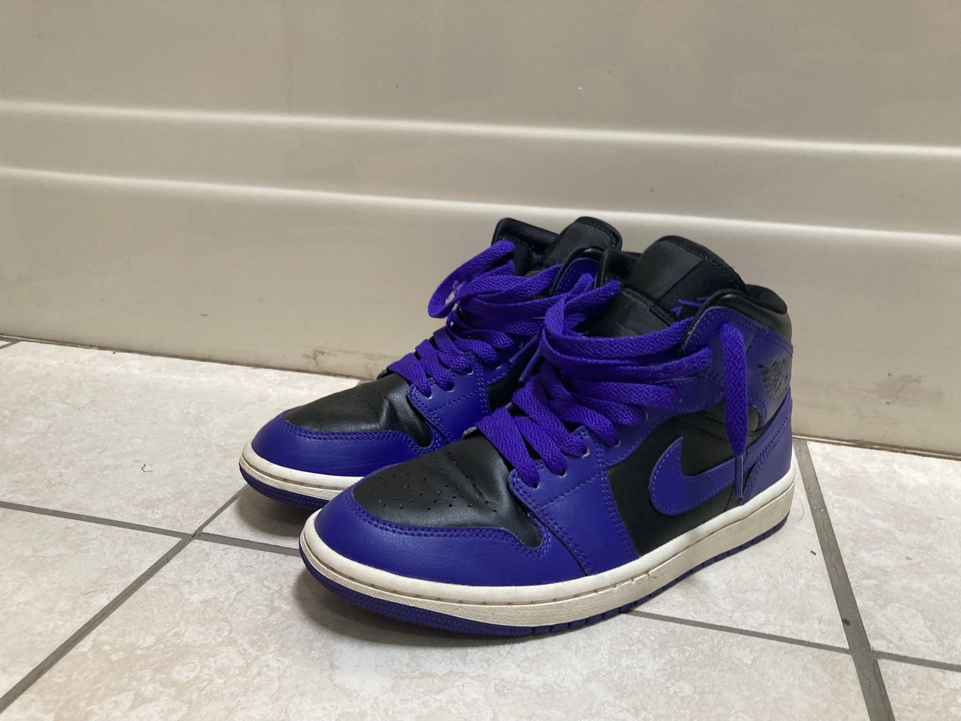 Jordan 1 Mid
