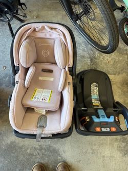 UPPAbaby MESA Car Seat with 2 Bases