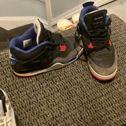 Jordan 4s