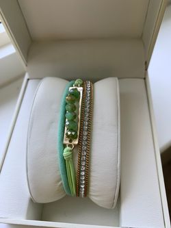 Mint green beads and crystals magnetic bracelet