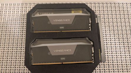 64 GB 6400 MT/s CL32 Corsair Vengence DDR5 RGB RAM 2x32 GB Kit